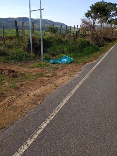 VANDALISMO NA AVENIDA DO CONTORNO!