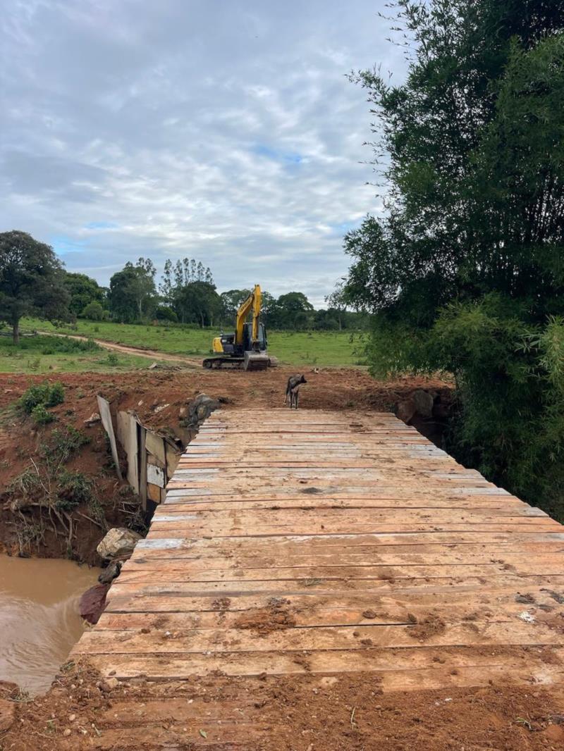 MAIS UMA PONTE É REVITALIZADA PELA PREFEITURA DE BOM SUCESSO!
