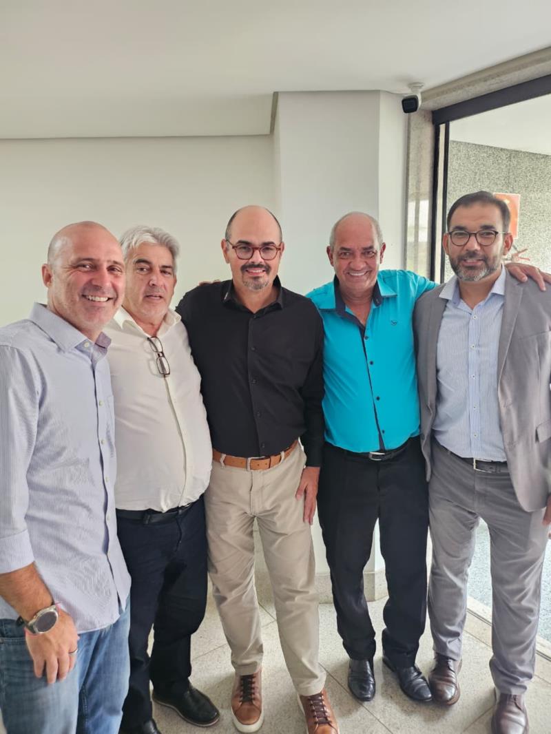 PREFEITO GATÃO TEVE AGENDA COM O DEPUTADO ESTADUAL GUSTAVO VALADARES E O VICE- GOVERNADOR DE MINAS PROFESSOR MATHEUS SIMÕES  