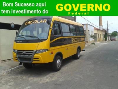 ONIBUS ESCOLAR DE 26 LUGARES