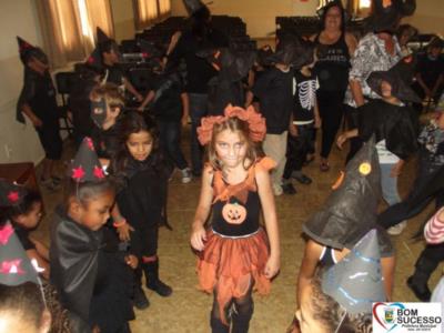 ESCOLA MUNICIPAL ANTONIO ROQUIM – Halloween