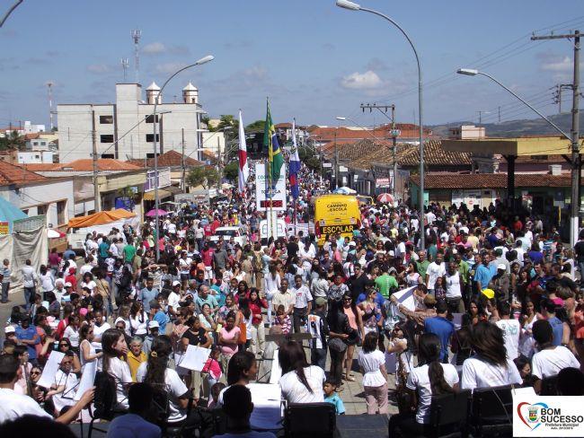 DESFILE CÍVICO EM COMEMORAÇÃO A INDEPENDENCIA DO BRASIL